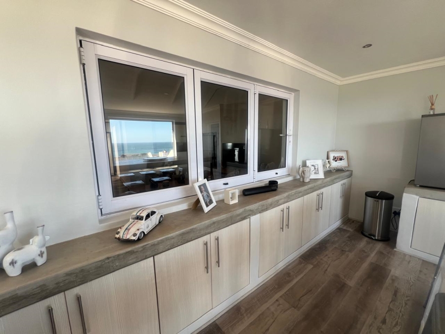 4 Bedroom Property for Sale in Da Gama Bay Western Cape